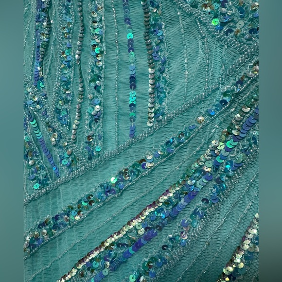 Gorgeous Ashley Lauren asymmetrical prom dress - Picture 8 of 9